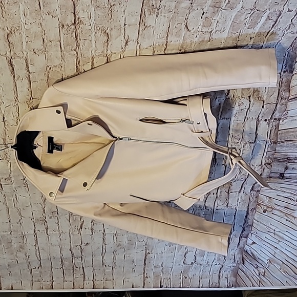 Forever 21 Jackets & Blazers - Super chic pink faux leather pink jacket medium